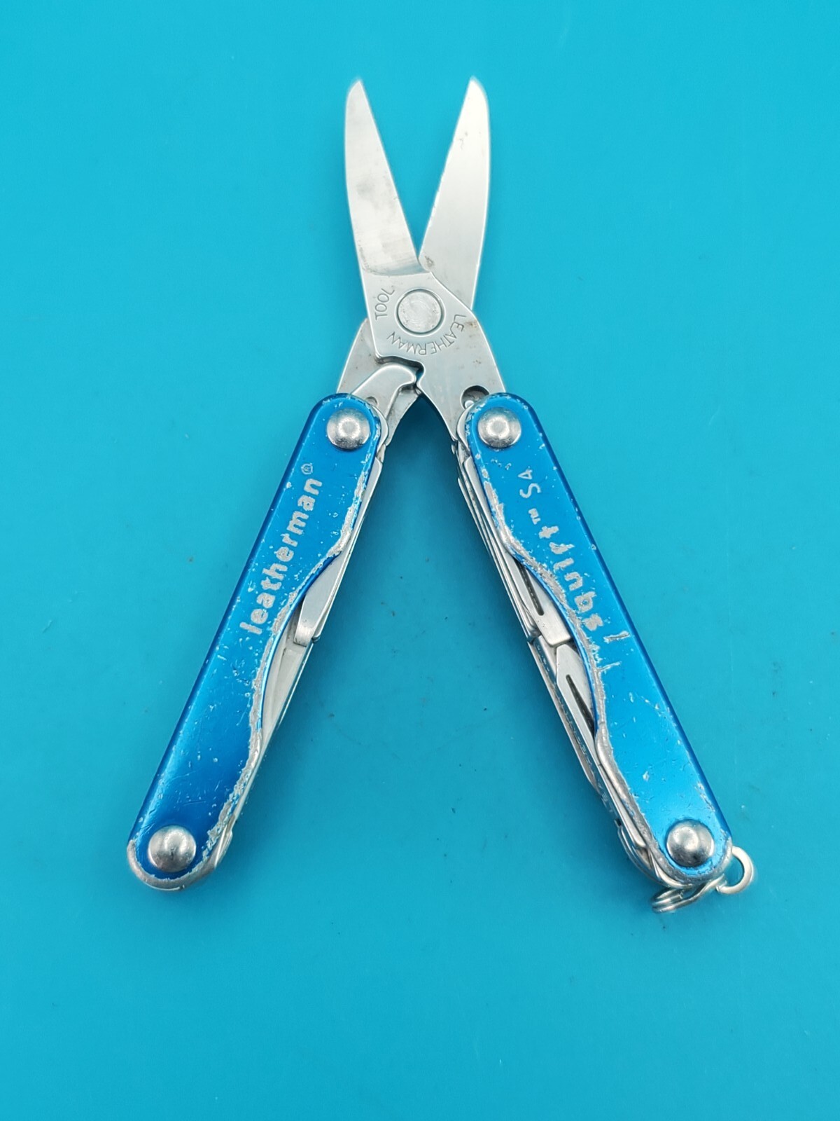 Leatherman “Squirt S4” Stainless Steel Multi Tool! BLUE!