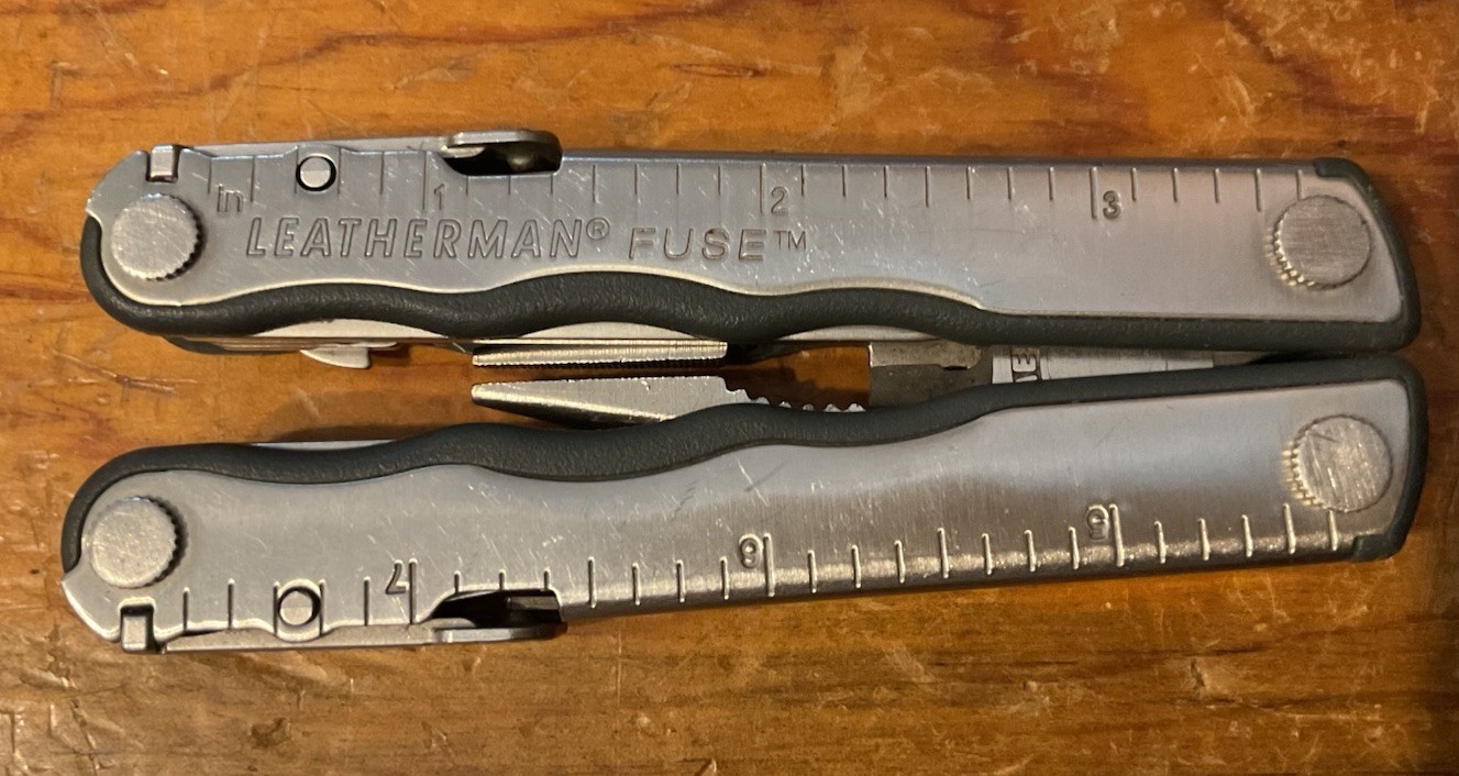 LEATHERMAN FUSE Multitool stainless made in USA
