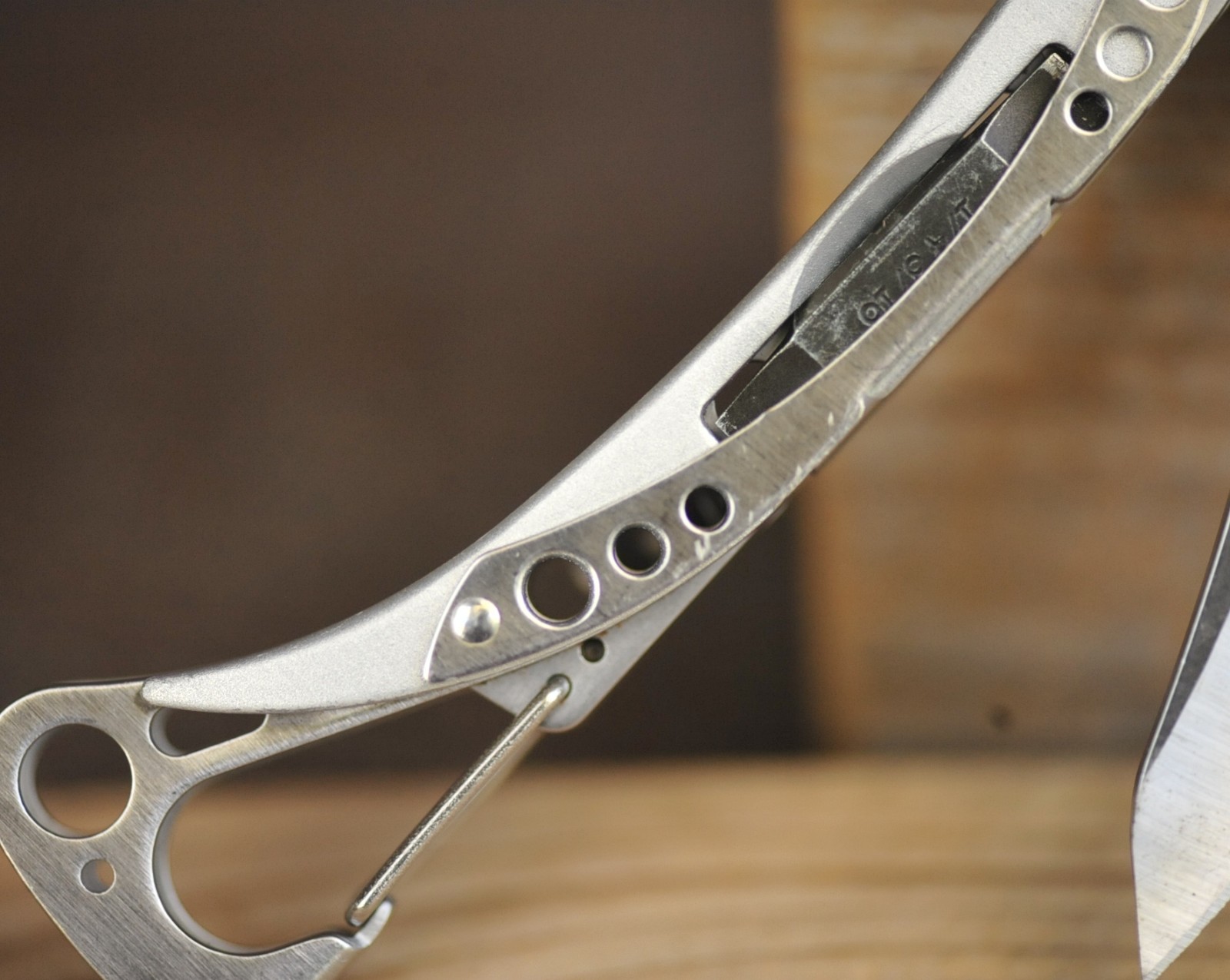 Leatherman Skeletool Multi-Tool, Combo Blade, Bit Driver, Stainless, USA