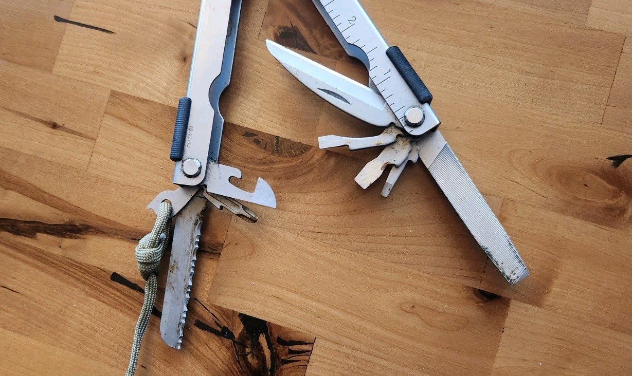 Gerber MP600 Multi-Tool Multi-Plier Needle Nose Silver – Great U34