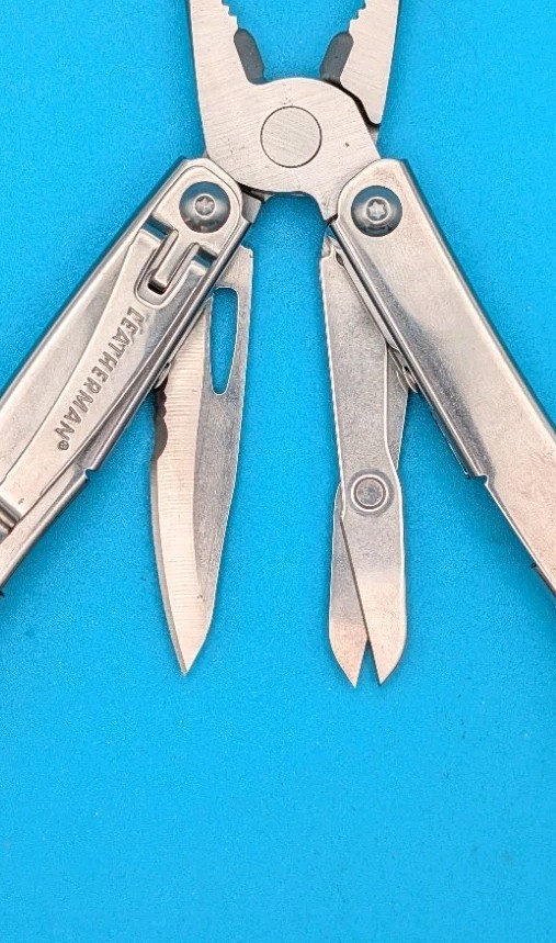 LEATHERMAN WINGMAN MULTI-TOOL! FAST SHIPPING!