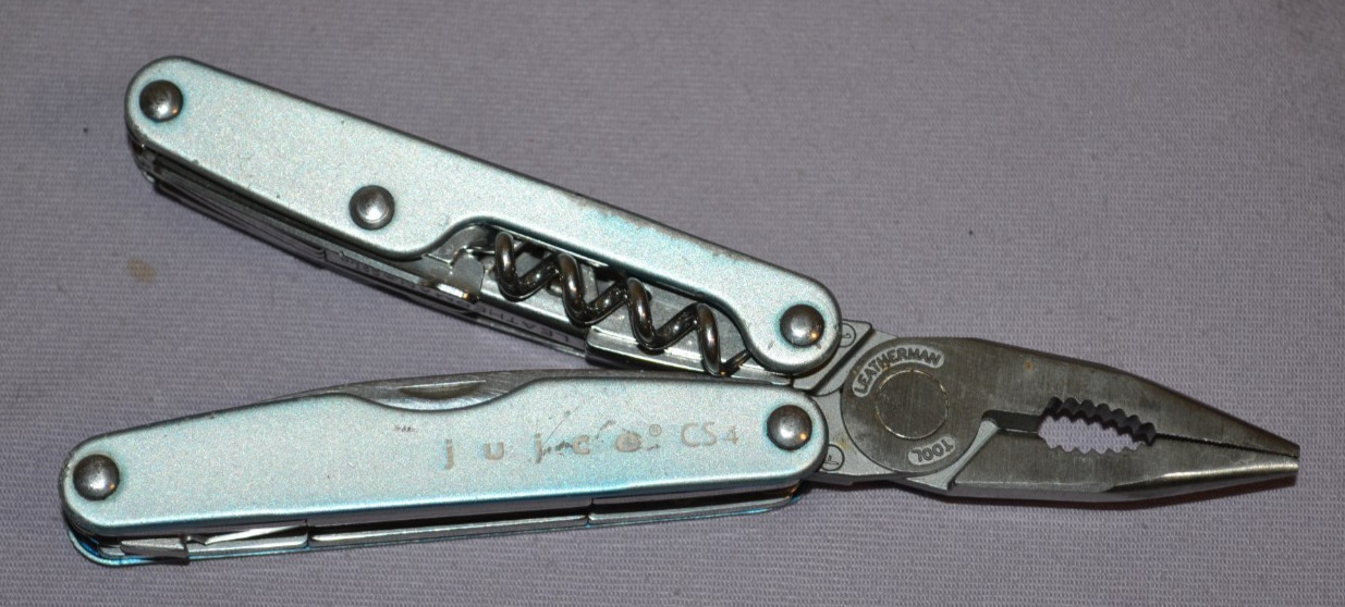 OEM Leatherman Juice CS4 Blue Multi-Tool Knife, Pliers Scissors, Other Tool-Good