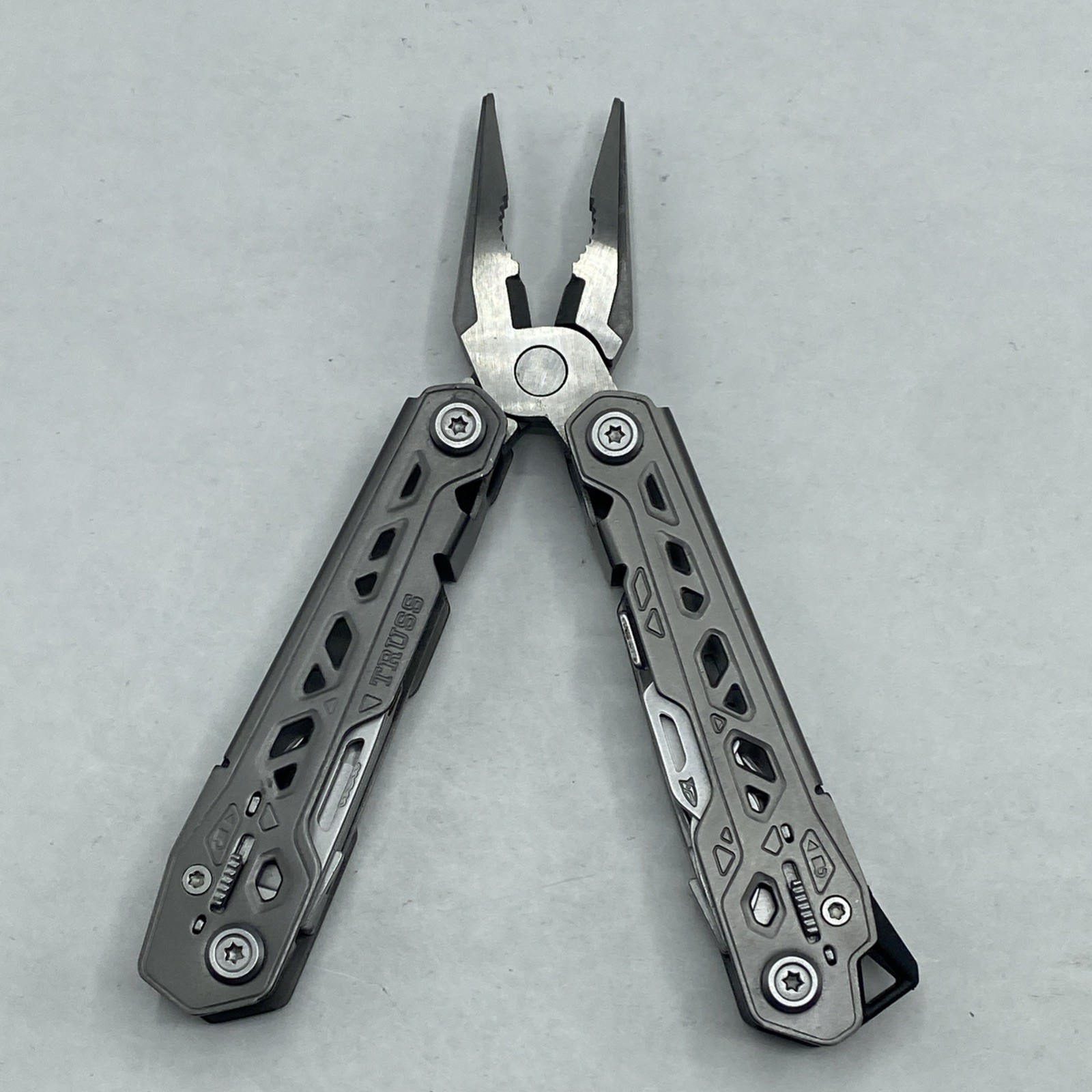 Gerber Truss Multi Tool – Gray