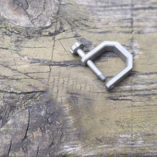 Creative Titanium Alloy Horseshoe Buckle D Type Buckle Keychain EDC Multi Tools