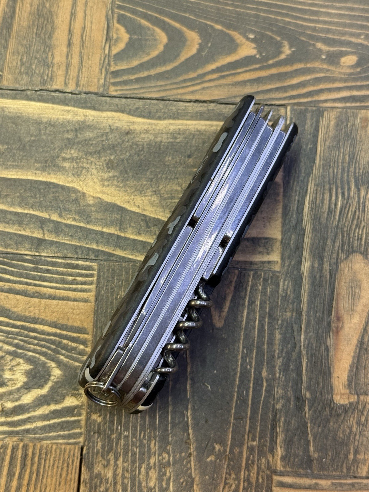 Victorinox Skipper 111mm Swiss Army Knife Lockblade Camo Gray Used