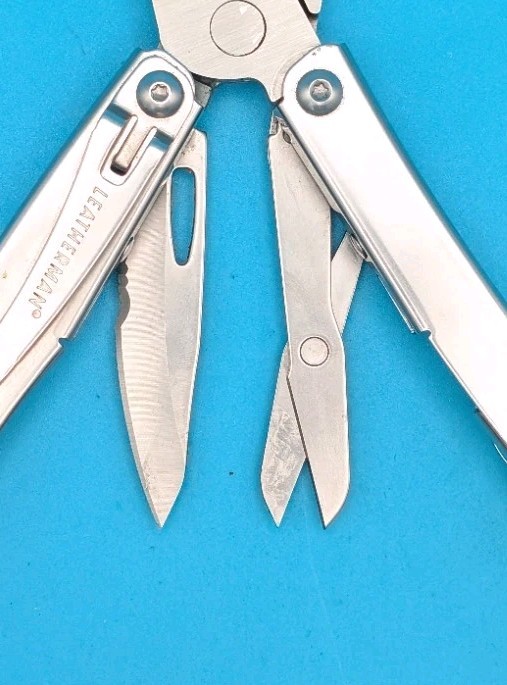 LEATHERMAN WINGMAN MULTI-TOOL! FAST SHIPPING! WITH SHEATH!