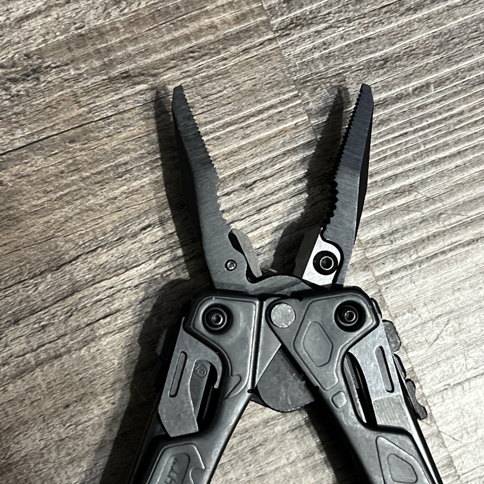 Leatherman OHT Multi-Tool Knife Discontinued! BLACK! Excellent