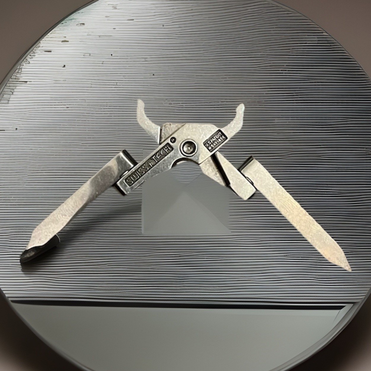 Vintage Swiss+Tech 6-in-1 Stainless Steel Multi-Tool w/ Pocket Clip Silver 4 in