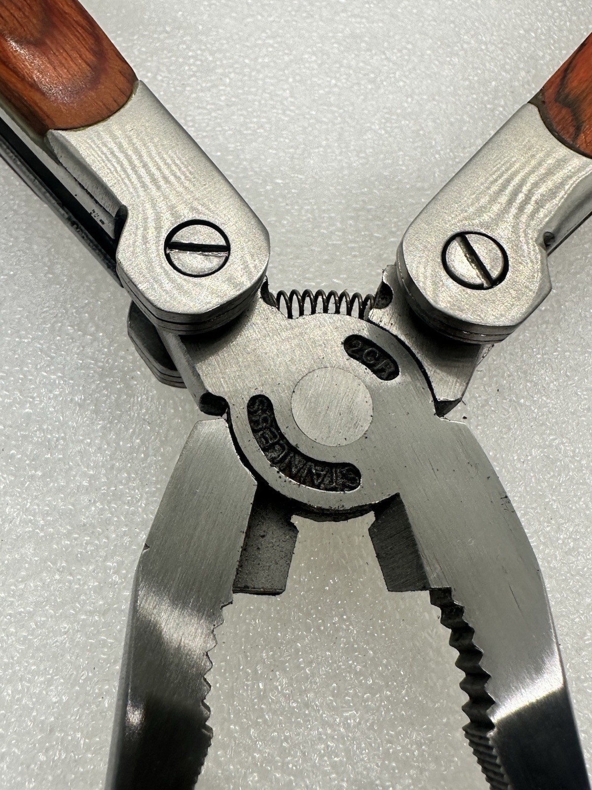 Winchester Wood Inlay Butterfly Opening 12 In 1 Multitool W/ Sheath & Bit Set