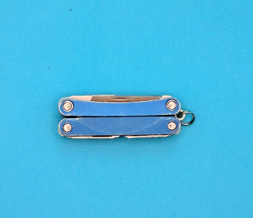 Leatherman SQUIRT PS4 Multi-Tool With Pliers Scissors Knife BLUE!