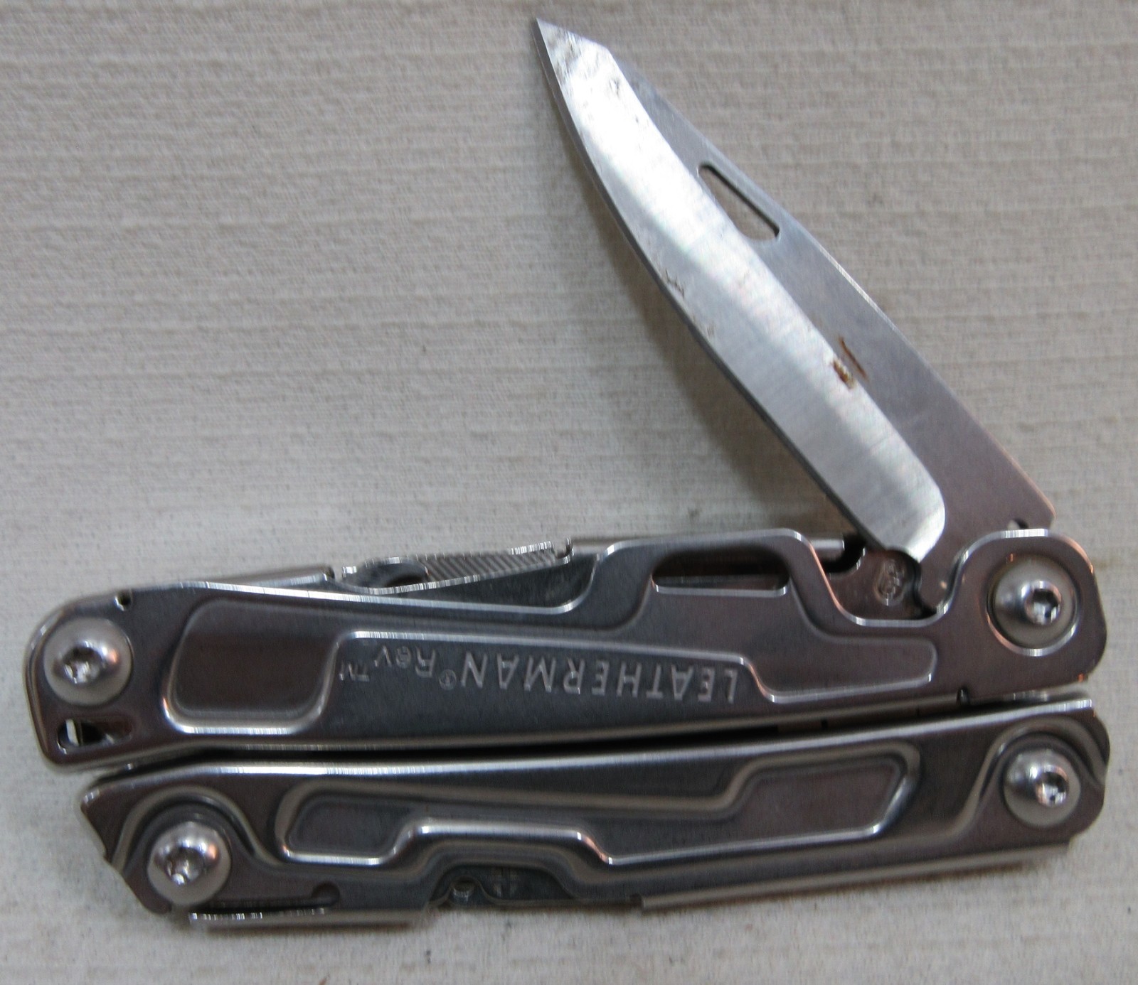 Leatherman Rev Multi‑Tool – Stainless Steel w/ Pocket Clip