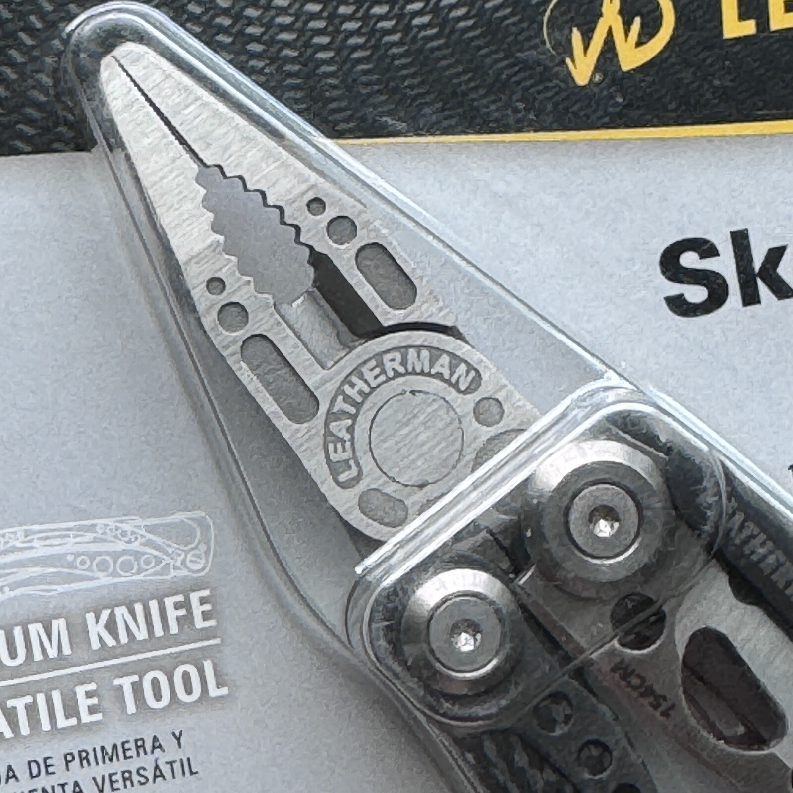Leatherman Skeletool CX Carbon Fiber Handle Insert, Half-Serrated Blade, DLC