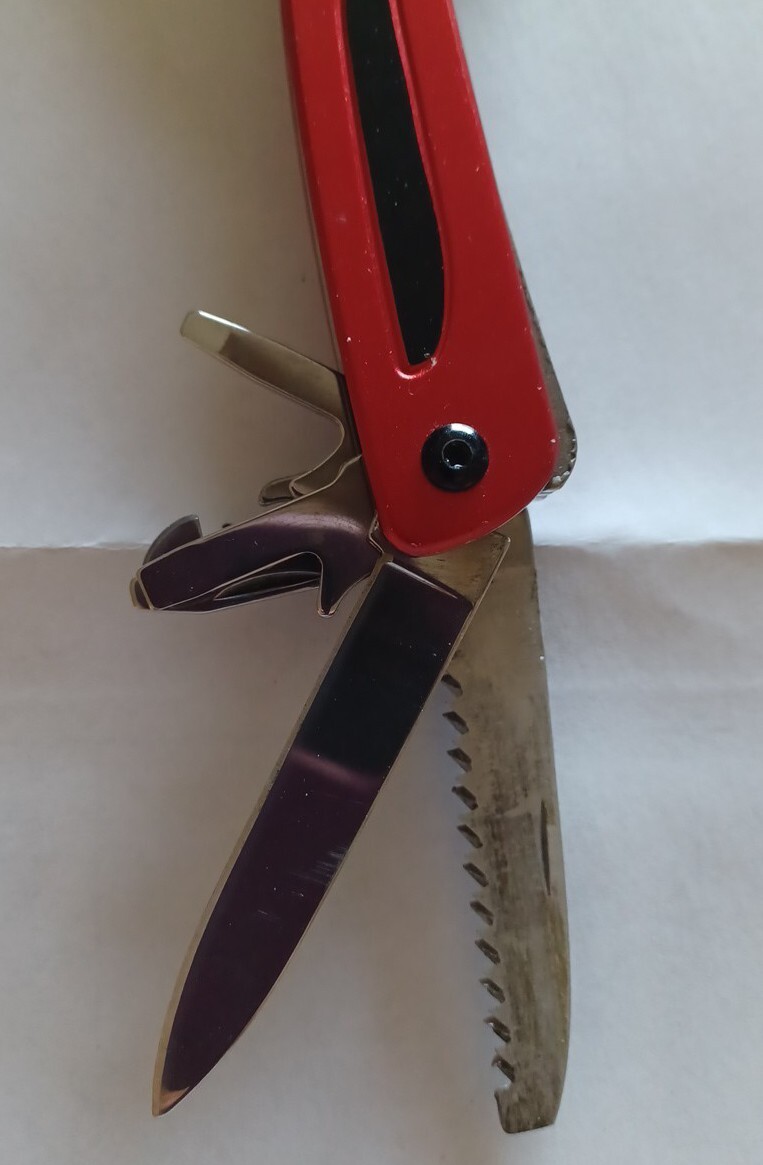 USED Craftsman 10 in 1 Multi Tool Pocket Knife Screwdriver Saw Bottle Opener RED