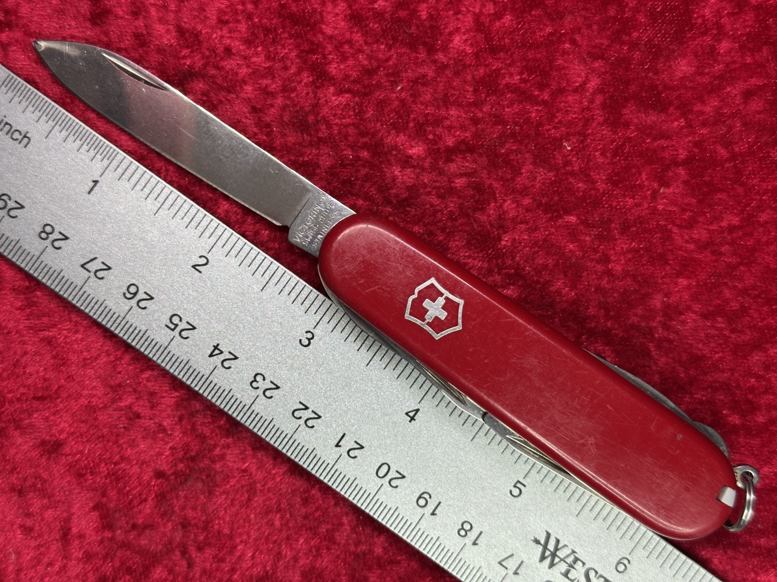 Victorinox Huntsman Red Swiss Army Knife 91mm 12 Tool 4 Layer Random Pick (221)