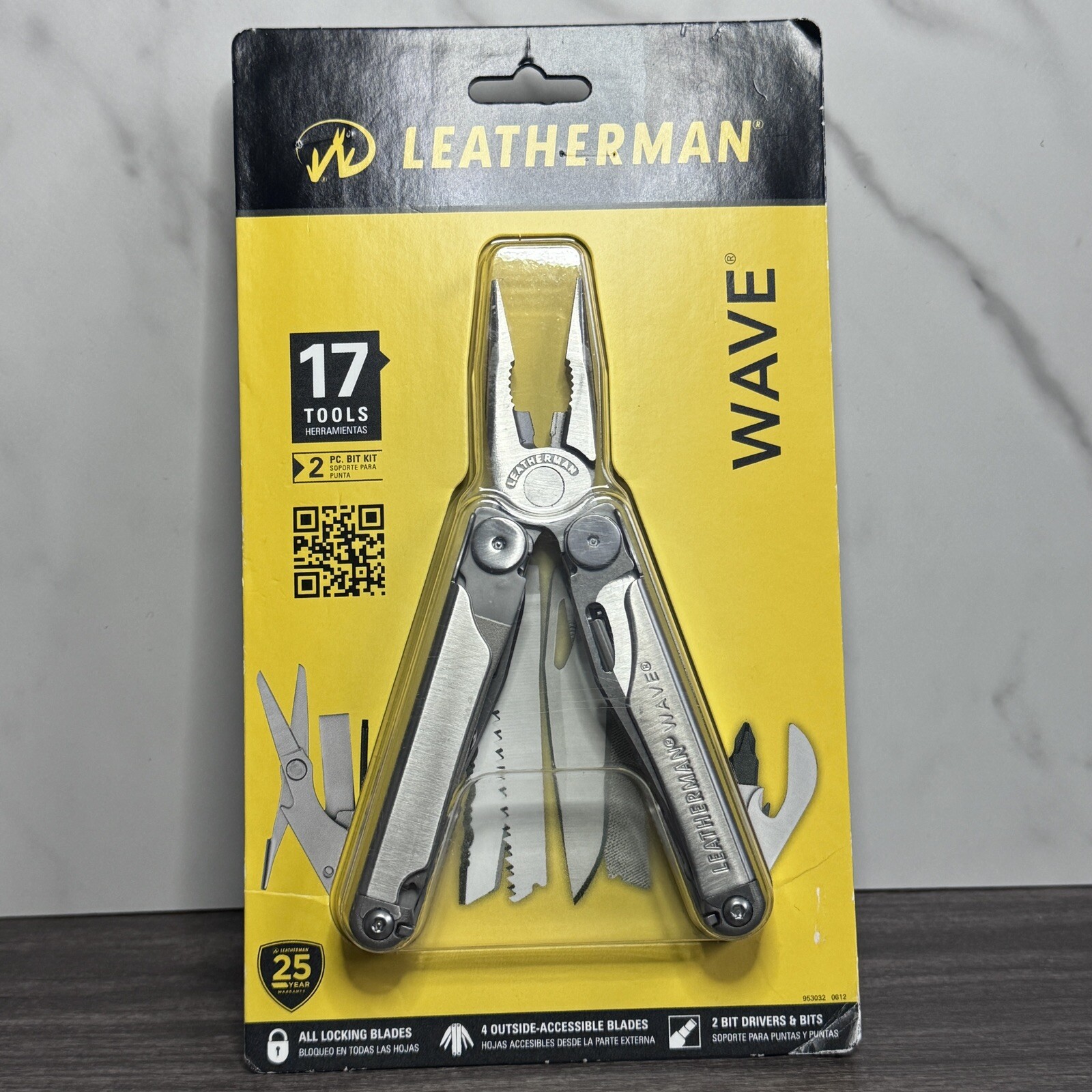 Leatherman New Wave/2nd generation Wave multitool with nylon Sheath, sealed.