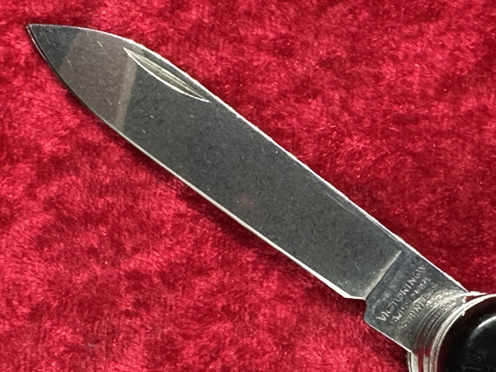 Victorinox SwissChamp Black Swiss Army Knife 91mm 22 Tool 8 Layer (685)
