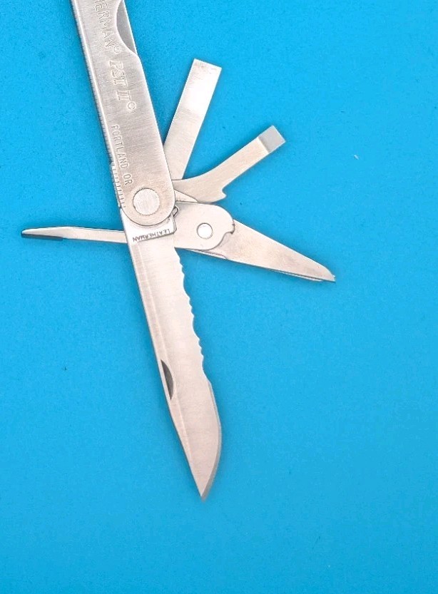 Leatherman PST 2 Multi Tool! 09/03 date stamp! Fast Shipping! *HOUA YANG*