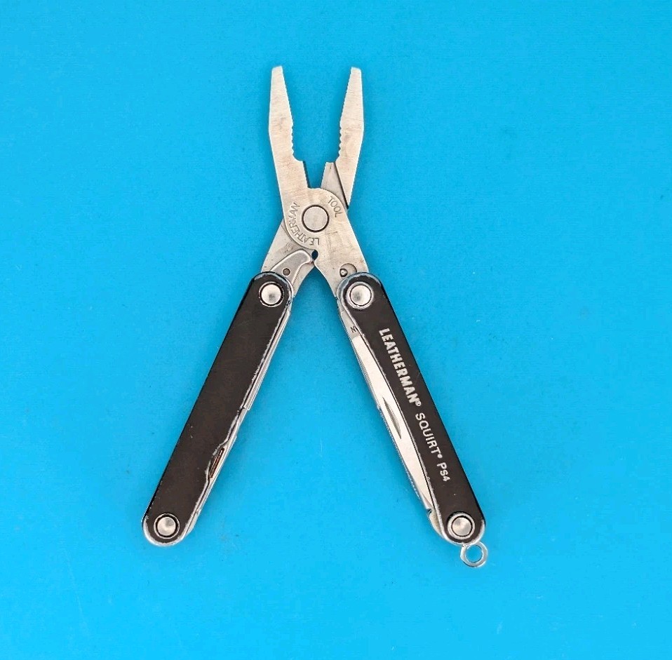 Leatherman SQUIRT PS4 Multi-Tool With Pliers Scissors Knife BLACK!