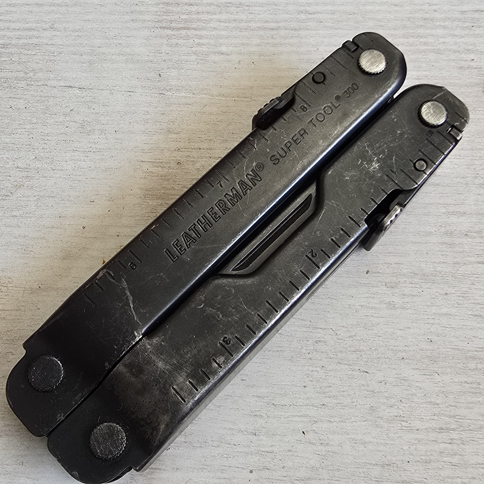LEATHERMAN SUPER TOOL 300 MULTI TOOL PLIERS KNIFE SUPERTOOL 831106 BLACK OXIDE
