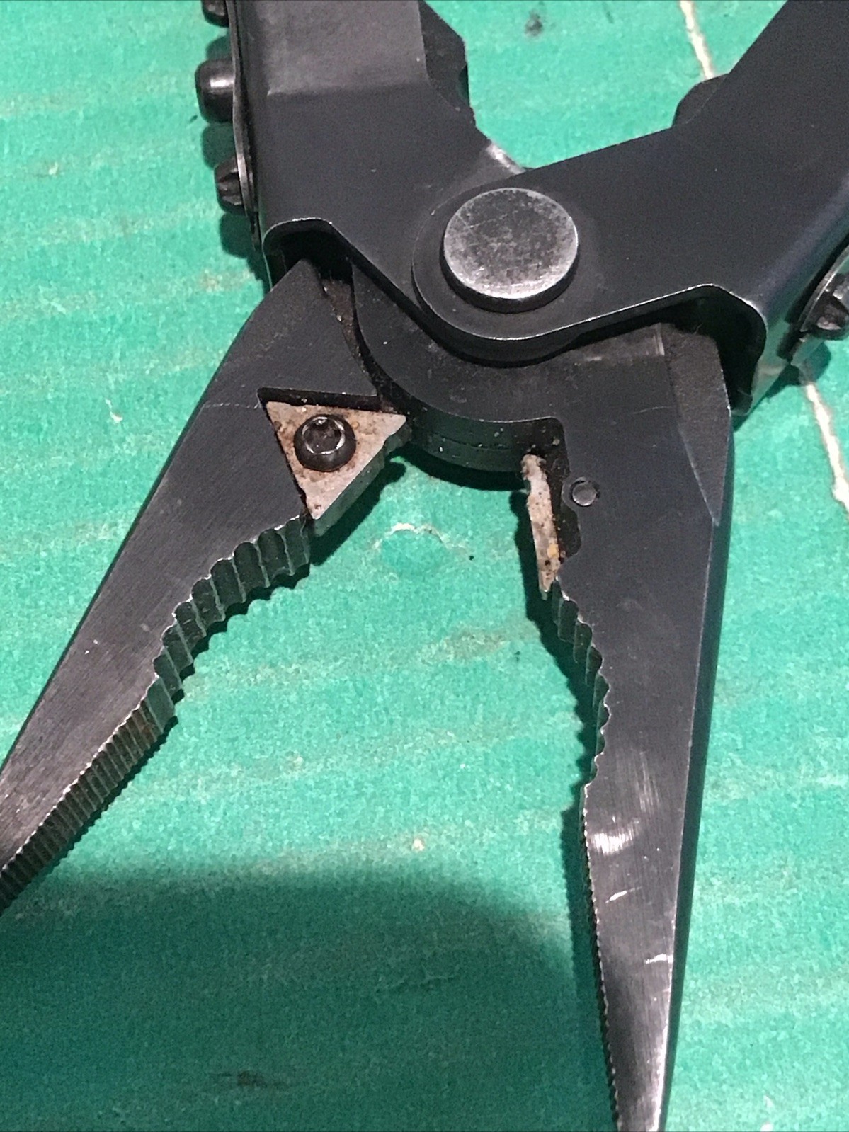 Gerber MP600 Multi-Tool Multi-Plier Needlenose Carbide Cutters Black Oxide