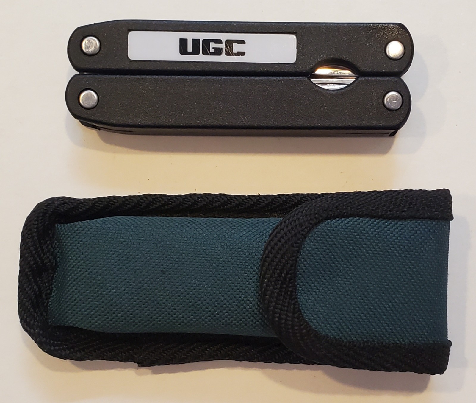 Excellent Lightly Used Stainless Steel 13 Item Multi-Tool w/Nylon Case UGC China