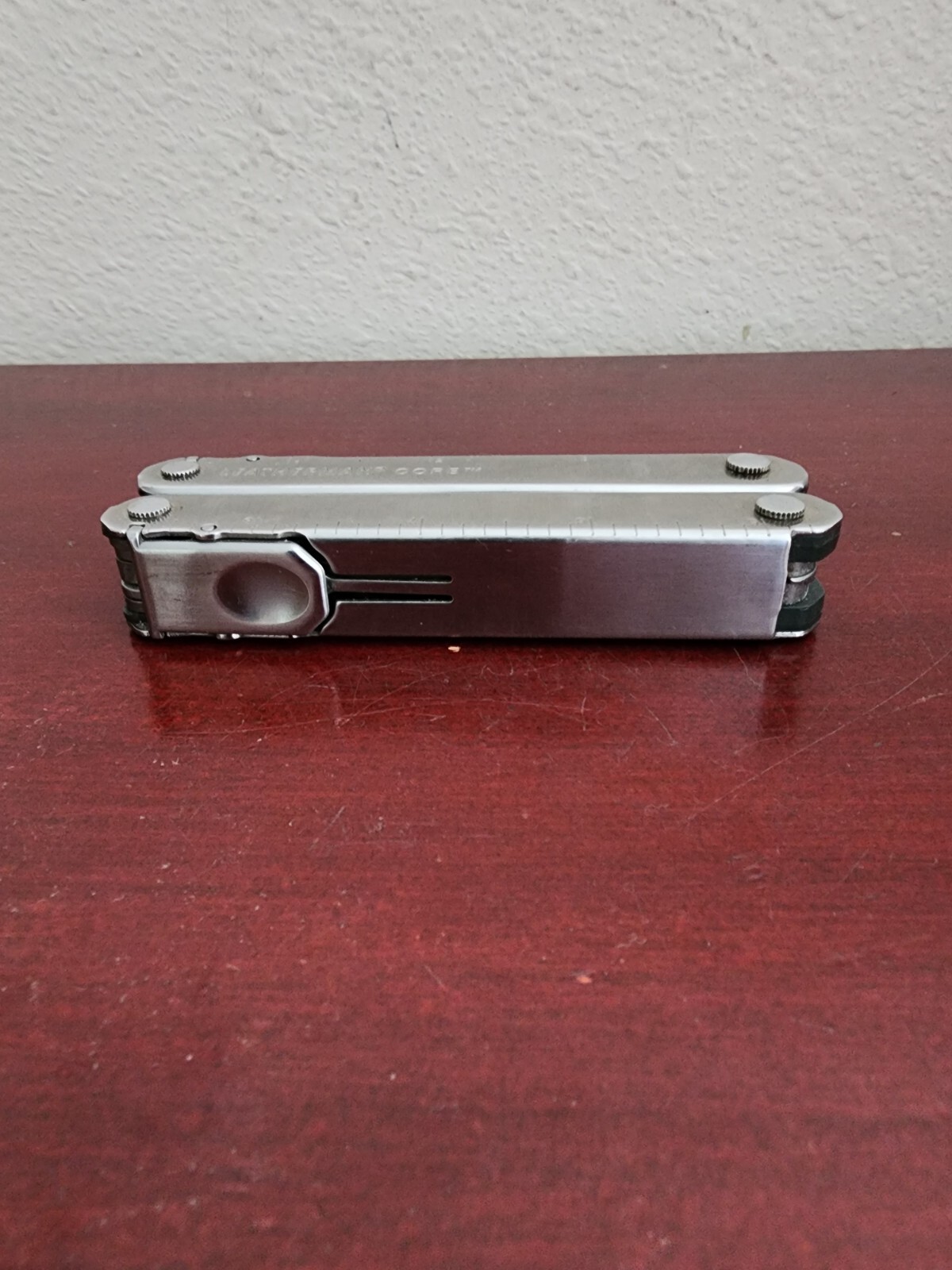 RETIRED 2008 COLLECTIBLE LEATHERMAN CORE 0908 MULTI-TOOL W/LEATHER SHEATH