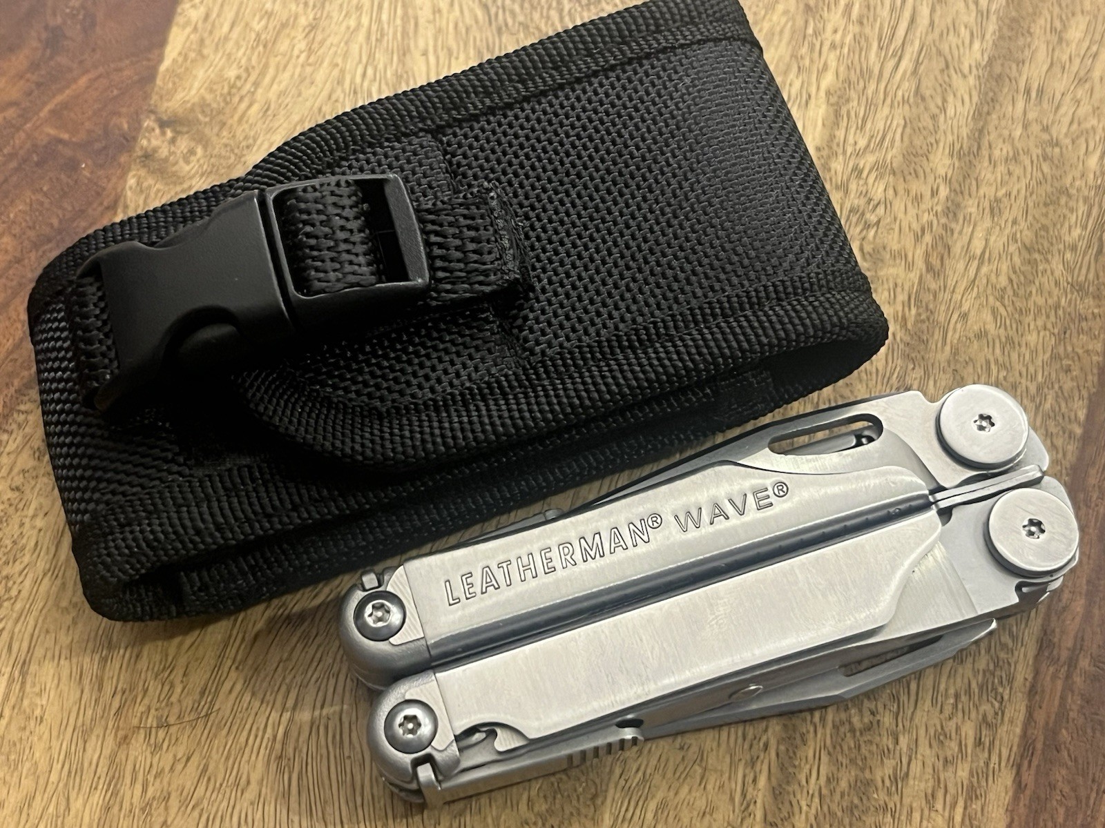Leatherman Wave Multi-Tool Knife Great Condition!! w/New Molle Sheath ~TASKCo