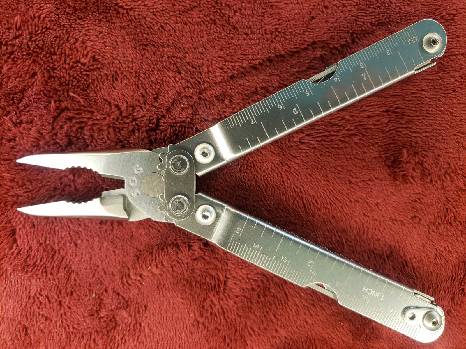 SOG PowerPlier PowerLock Multi tool Stainless read
