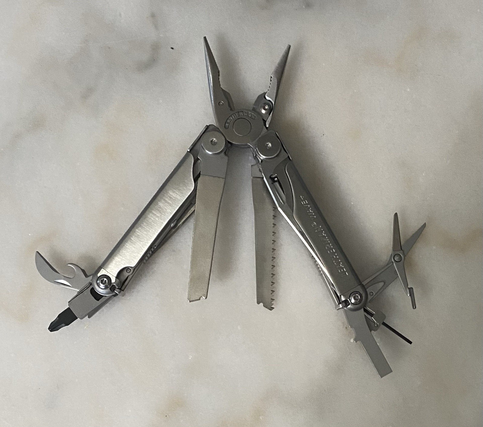 Leatherman Wave+ Stainless Steel Multi-Tool 3in Blade 18 tools