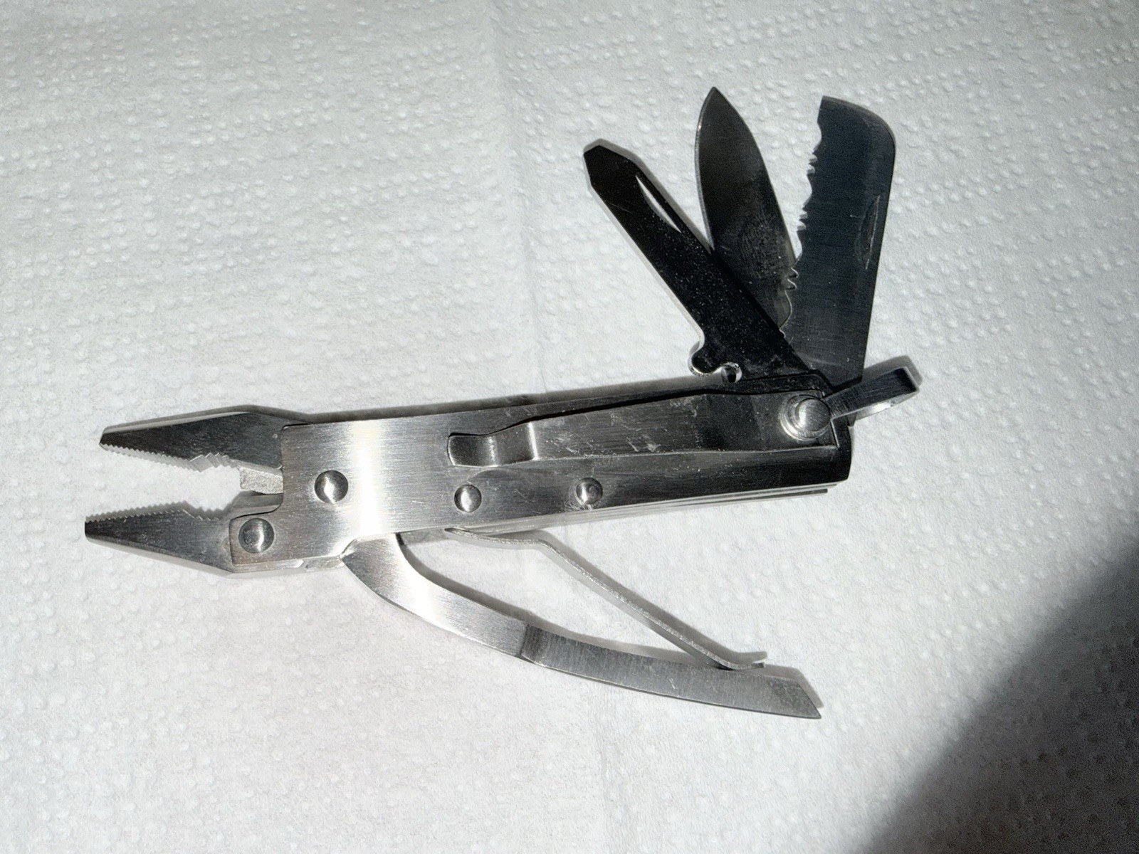 Knife, Classic Multi-tool. Pliers. Wire Cutter. Blade. Saw And More. Nylon Case