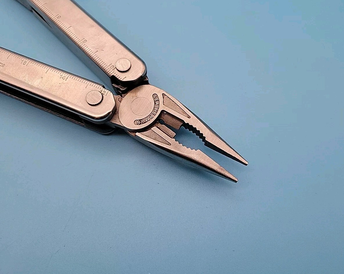 Leatherman Core Multi-Tool Dated 2006 – Pliers, Knife – Silver * RETIRED *