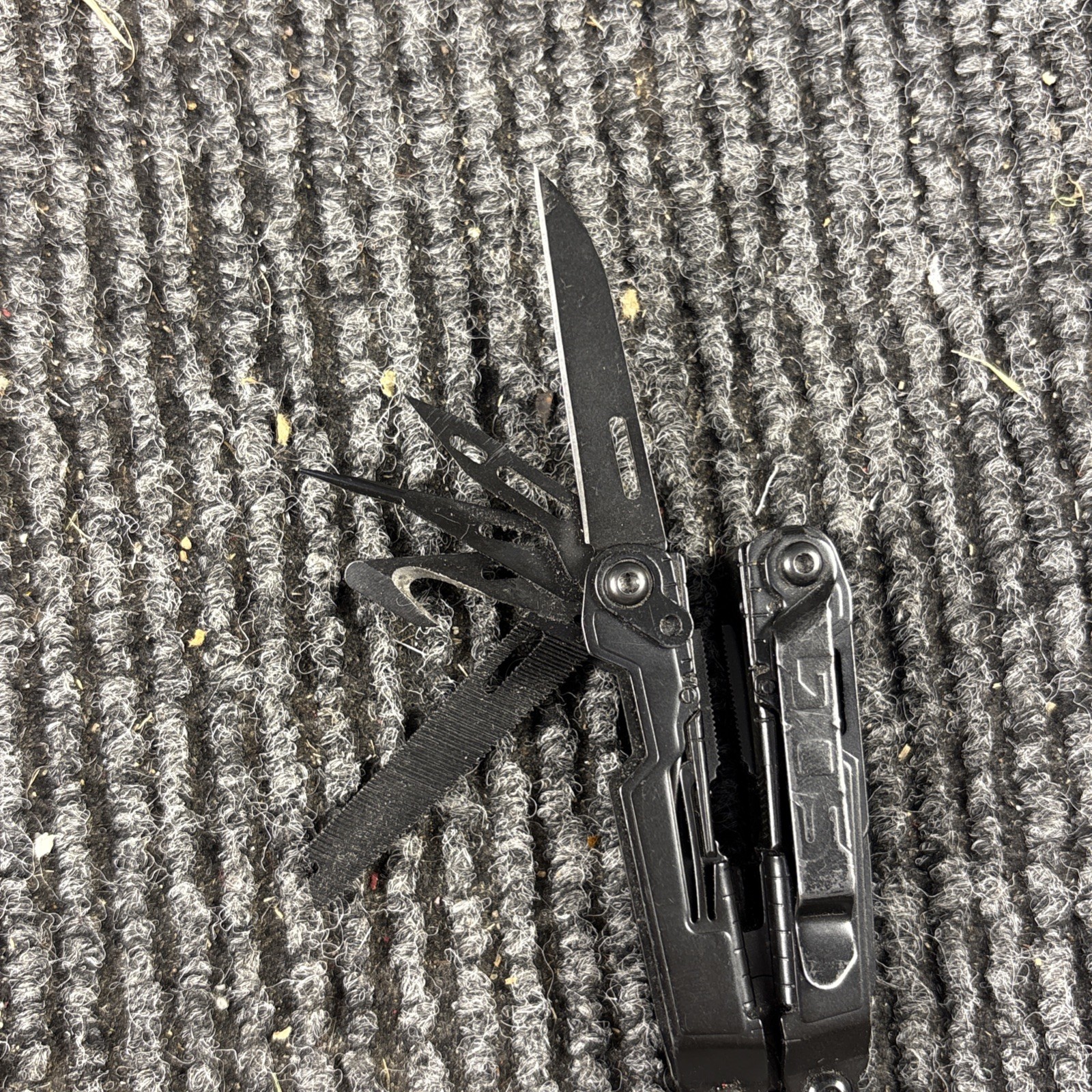 SOG POWER PINT MULTI TOOL PLIERS KNIFE SMALL (411)