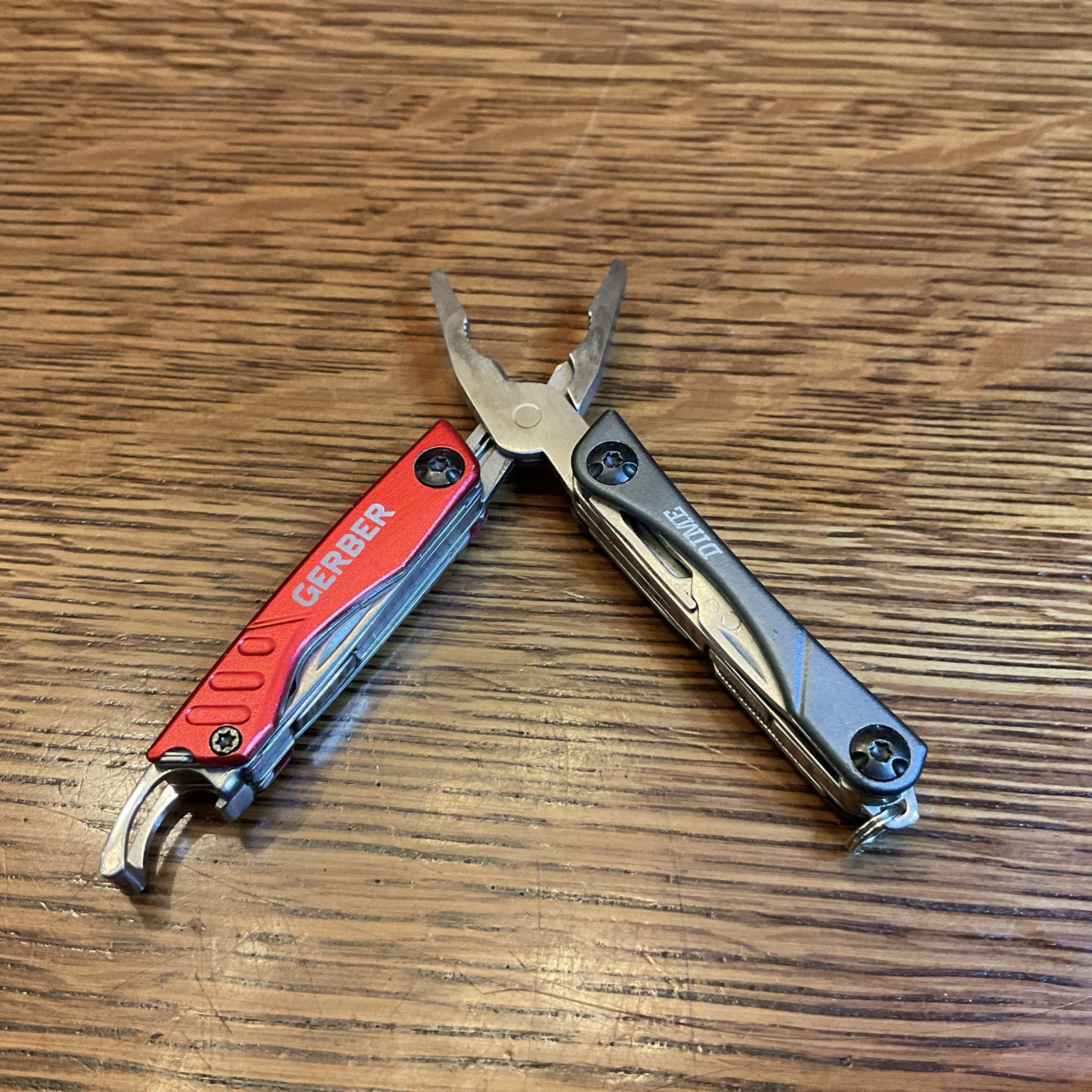 Gerber Dime Multi Tools Red & Black in extremely good condition