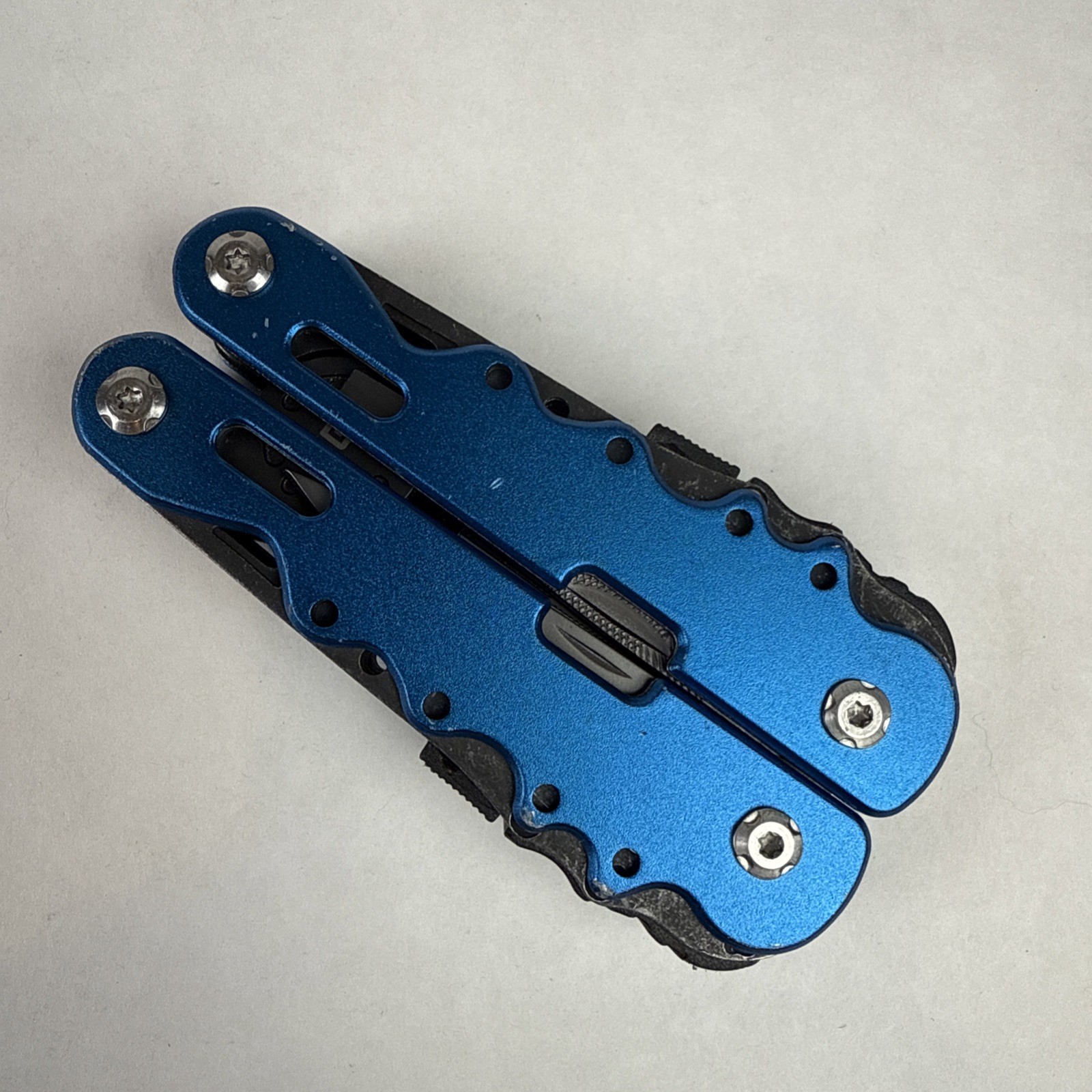 Basecamp Multi-Mate Multi-Tool Blue UPS Logo *See Photos