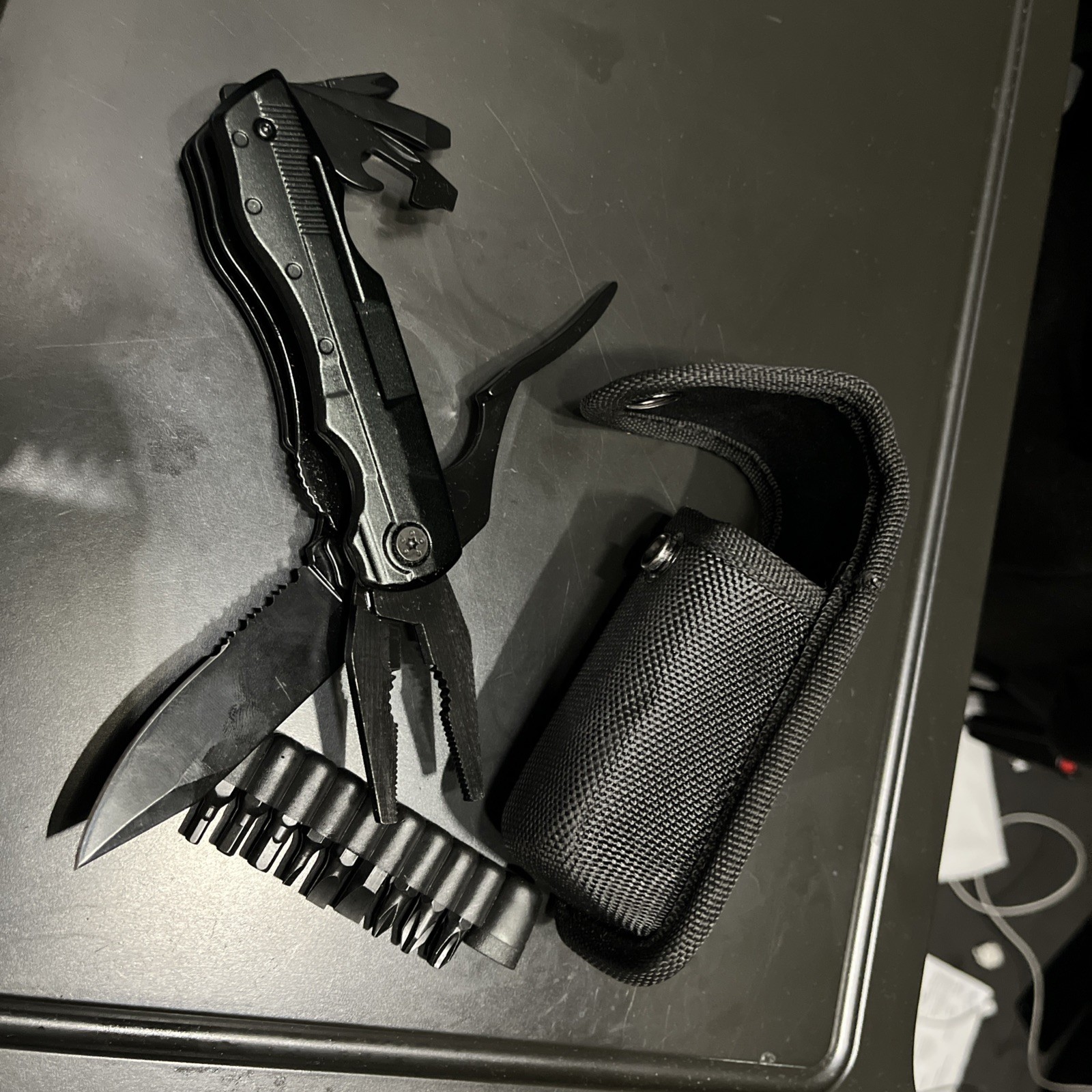 ONEAGE® 20-in-1 Multitool Knife w/ Screwdriver bits & Nylon Belt Shealth