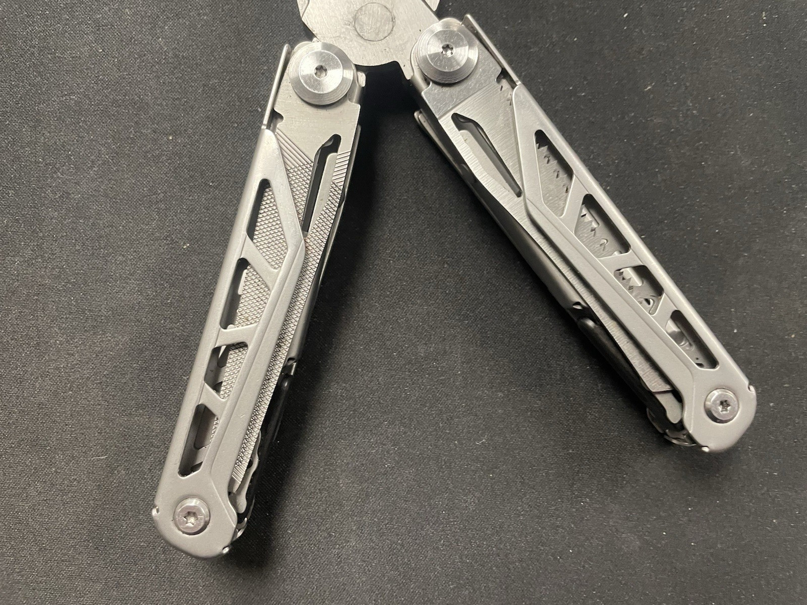 Perwin Multi Tool Stainless Butterfly Design Replaceable Cutters / Knife