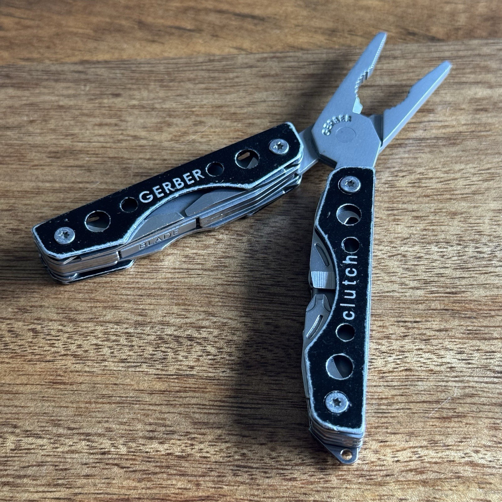 Gerber Clutch Small Rugged 7-in-1 Multi-Tool