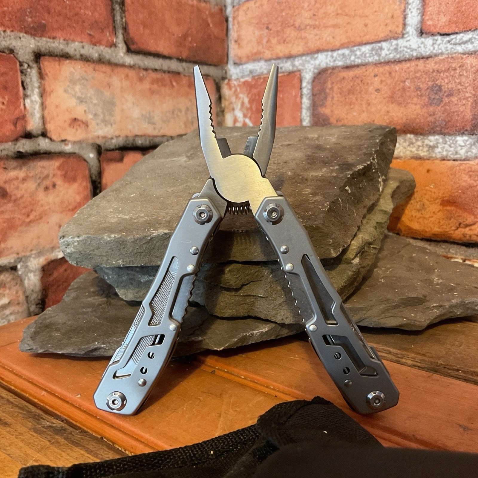 Outdoor Stainless Steel 12 Function Emergency Camping Multitool FREE SHIPPING!