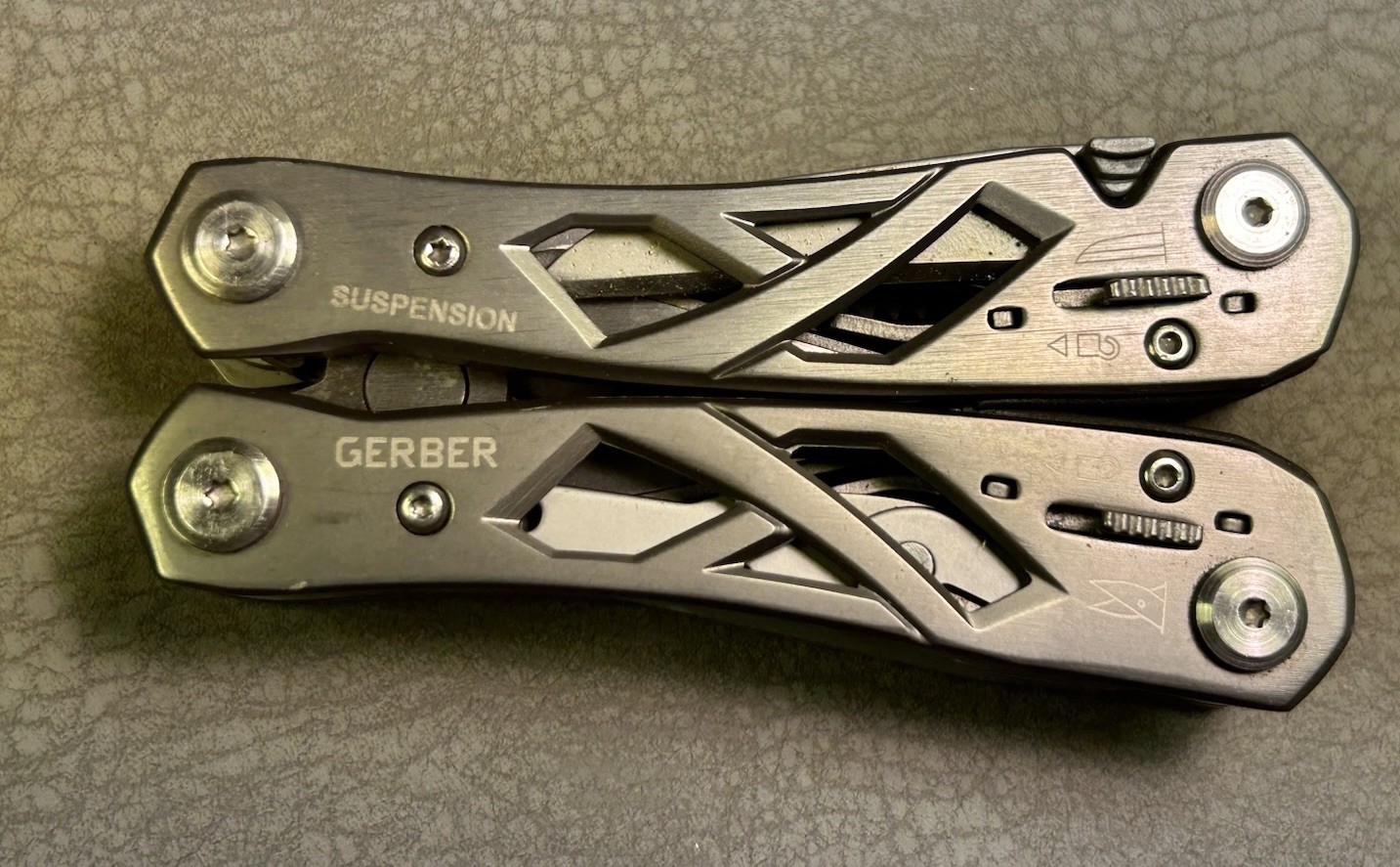 Gerber Suspension Multi Tool Pliers With Sheath