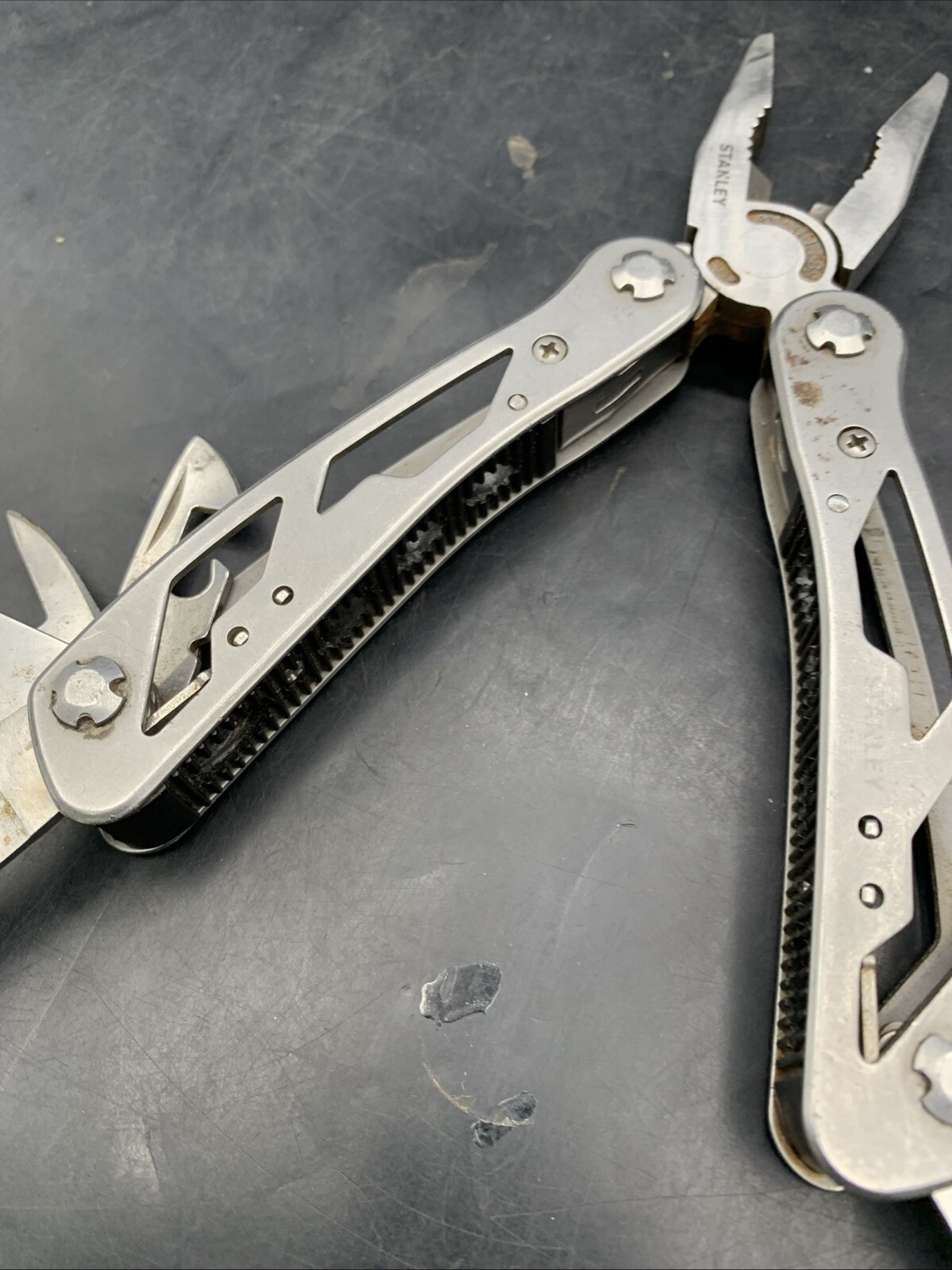 STANLEY Multitool 8-in-1 Grey Stainless Steel Knife Pliers