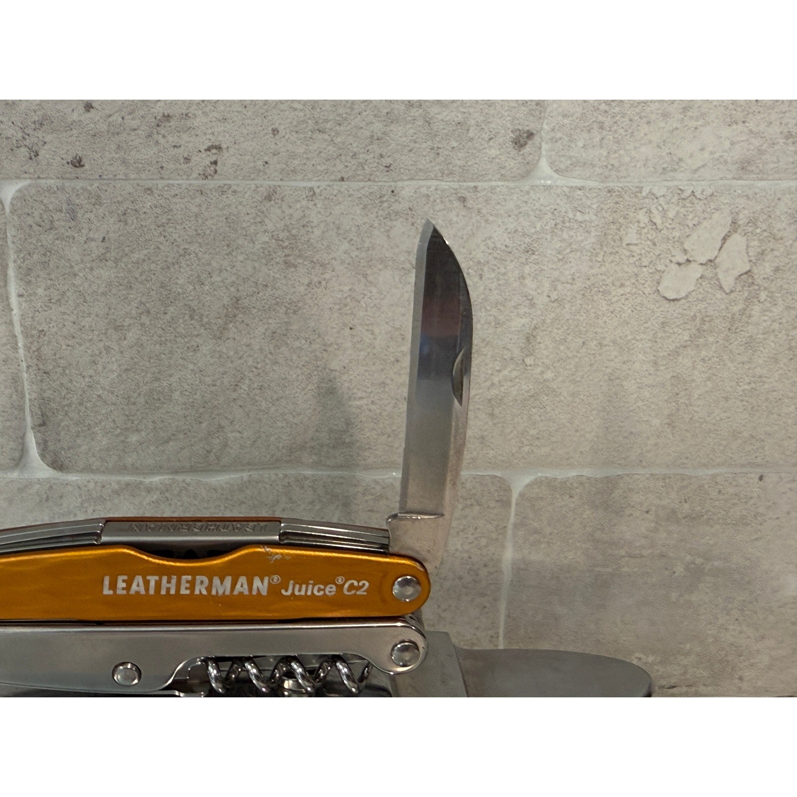 Leatherman Juice C2 Multi-Tool Sunrise Yellow Pocket Knife Corkscrew Pliers READ