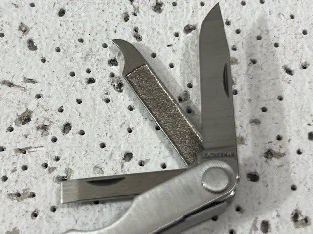 Leatherman Micra silver USA 2.62″ Stainless Folding Multi Tool Knife Scissors —