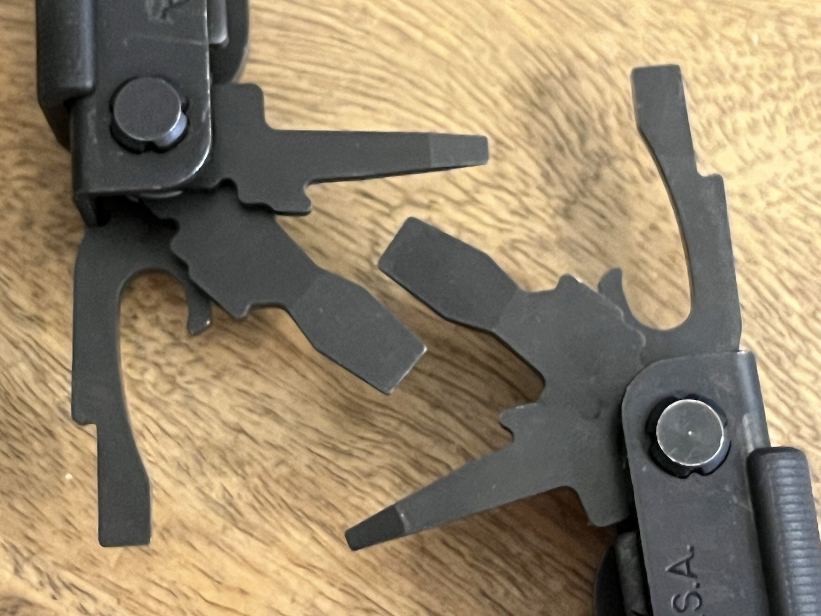 -USA- Gerber Multi Tool MP600 SUPER Nice! w/Gerber Sheath TSA Confiscated Lot 2