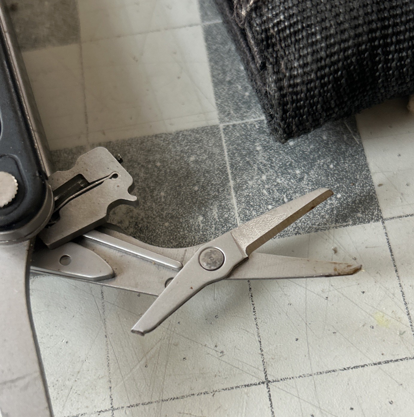 Leatherman Charge AL Multi-Tool Knife Plier Color Black W Black Nylon Shealth