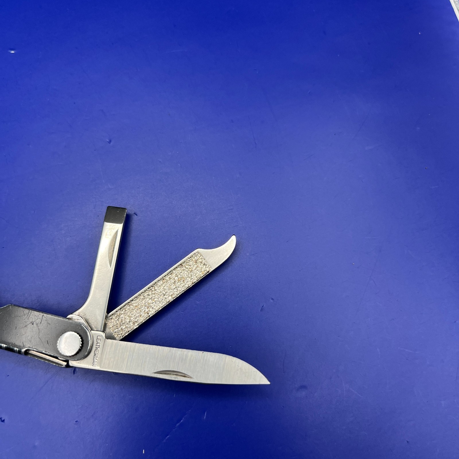 Leatherman Micra Multi-Tool Knife, Scissors- Black