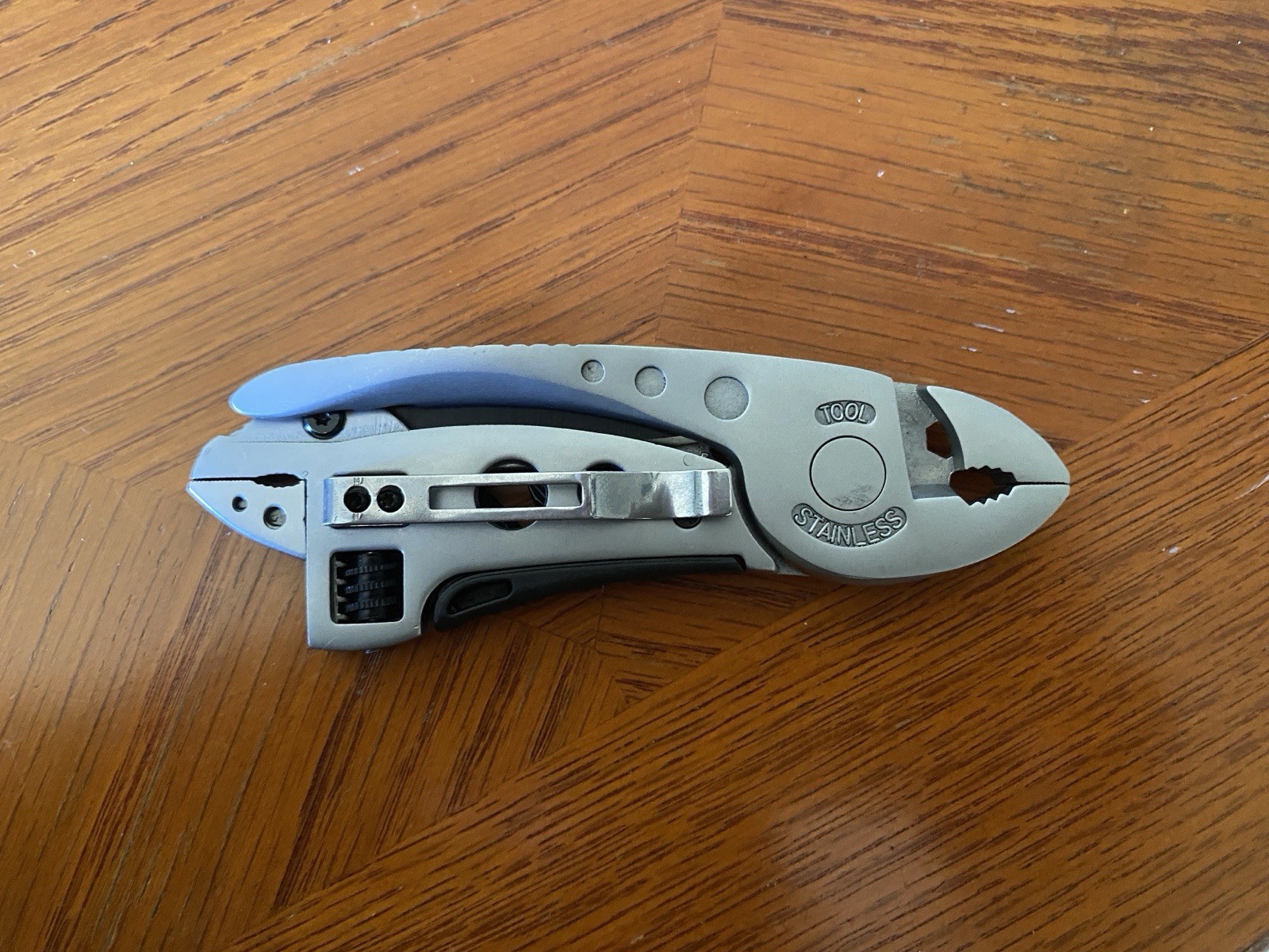 New Multi Tool Set Adjustable Wrench Jaw Screwdriver Pliers Knife Survival Gear