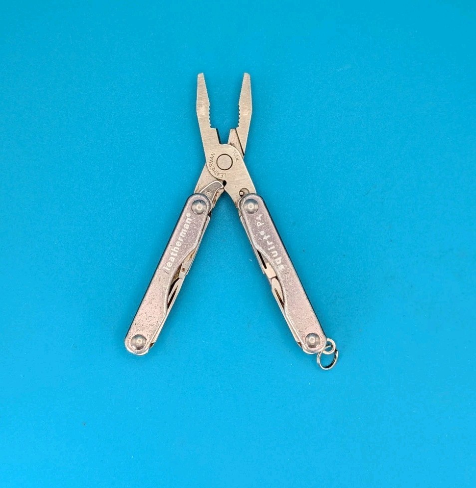 Leatherman Squirt P4 Multi-Tool, Key Ring, Retired, GRAY!