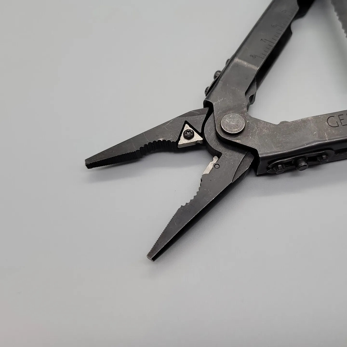 Gerber USA Multiplier MP600 Multi-Tool Black Needle Nose Pliers Carbide Cutters