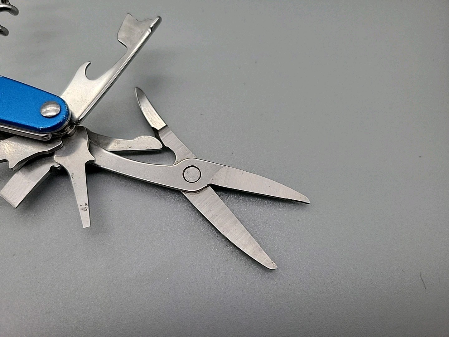 Leatherman JUICE CS4 Multi-Tool – Dated 1102 – Blue – Discontinued