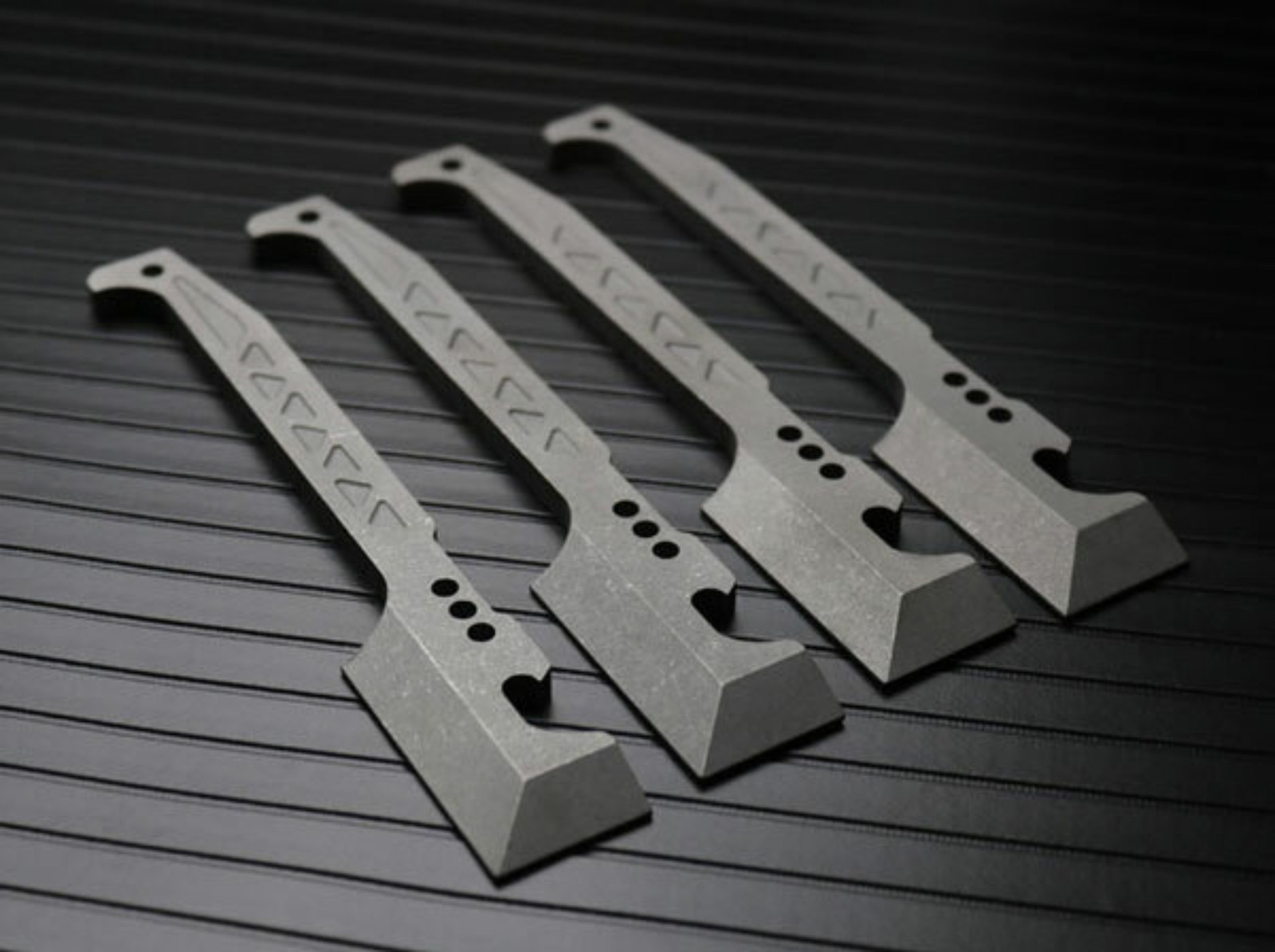 EDC Titanium Alloy Multifunctional Outdoor Tools Corrosion Resistant Lightweight